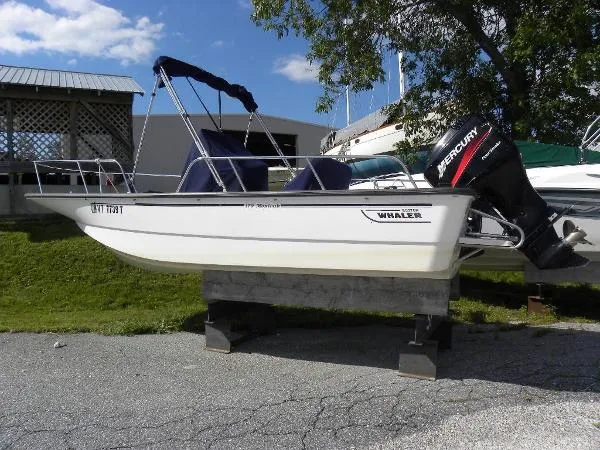 Slide: The Image of Boston Whaler Montauk 17 CC 2004 - 1