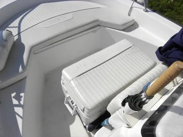 Slide: The Image of Boston Whaler Montauk 17 CC 2004 - 7