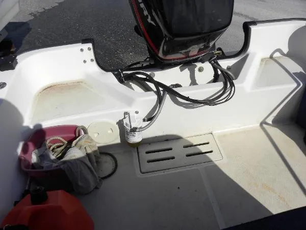 Slide: The Image of Boston Whaler Montauk 17 CC 2004 - 9