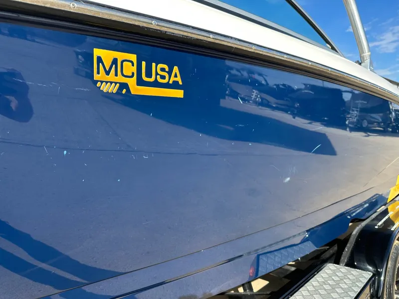 Slide: The Image of MasterCraft 2006 - 13