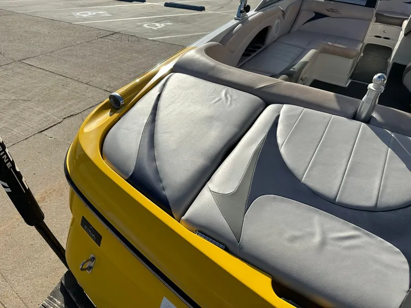 Slide: The Image of MasterCraft 2006 - 17