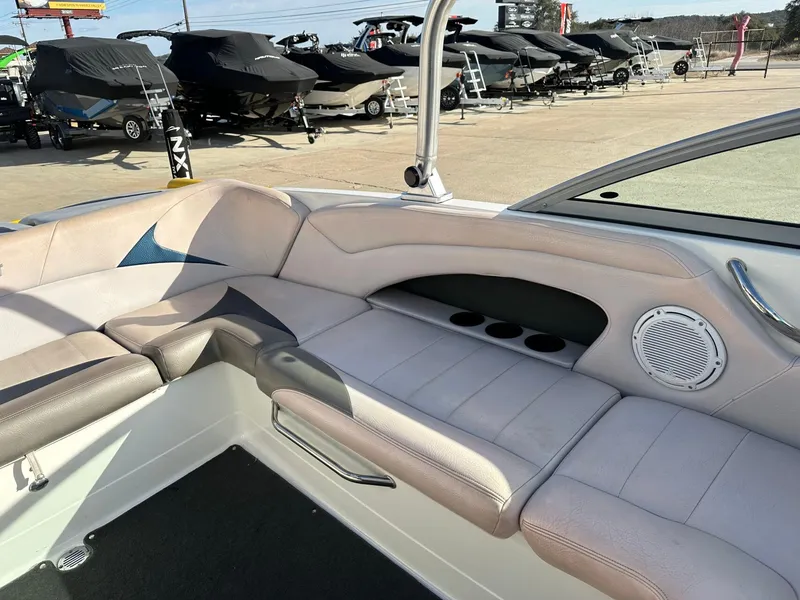 Slide: The Image of MasterCraft 2006 - 30