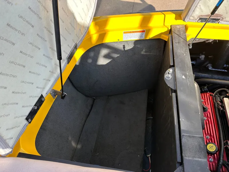 Slide: The Image of MasterCraft 2006 - 39