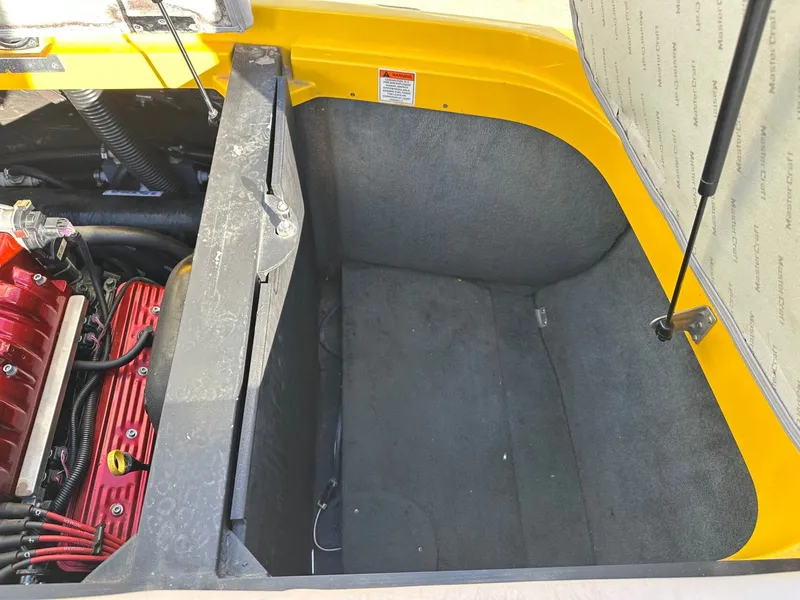 Slide: The Image of MasterCraft 2006 - 40