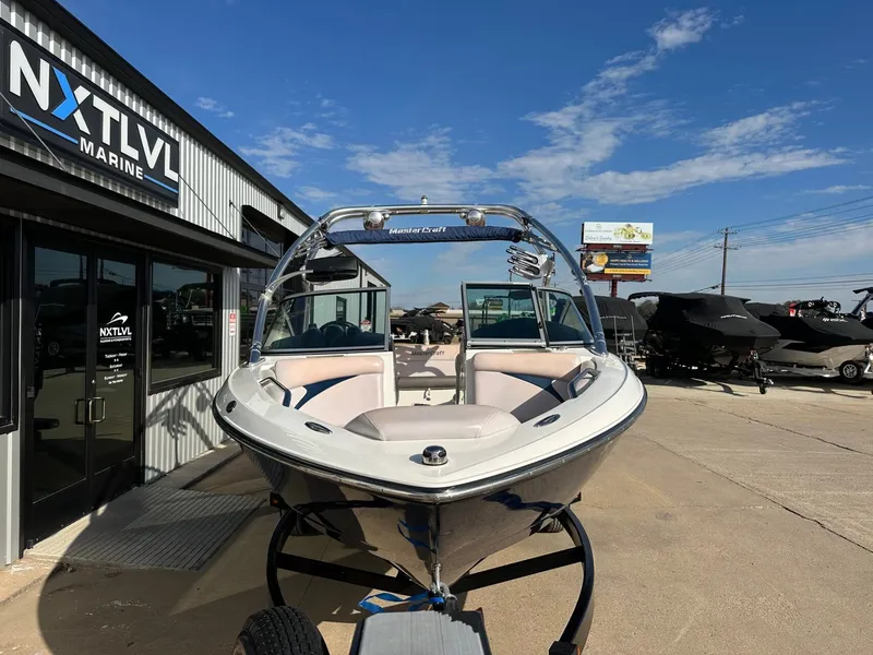 Slide: The Image of MasterCraft 2006 - 7