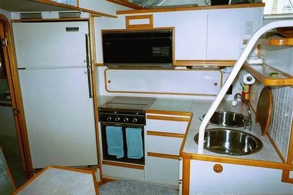 Slide: The Image of Chris-Craft 427 Catalina 1990 - 5