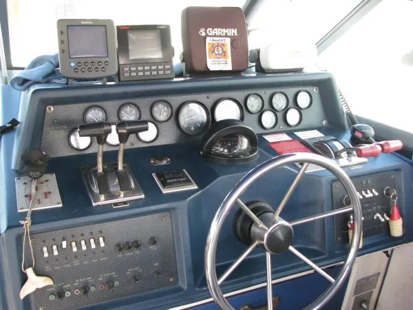 Slide: The Image of Sea Ray 34 EXPRESS SUNDANCER 1989 - 3