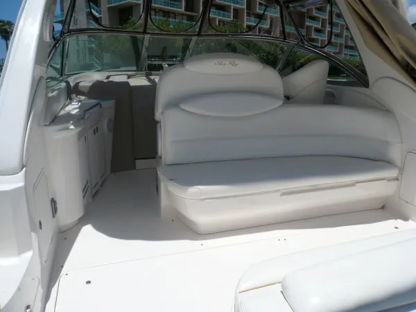 Slide: The Image of Sea Ray Sundancer 2002 - 2