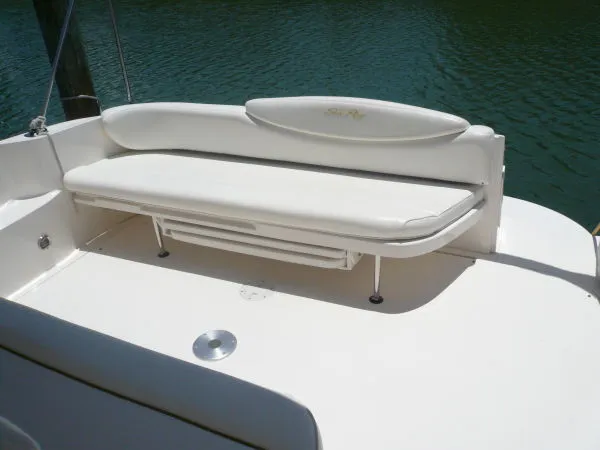 Slide: The Image of Sea Ray Sundancer 2002 - 3
