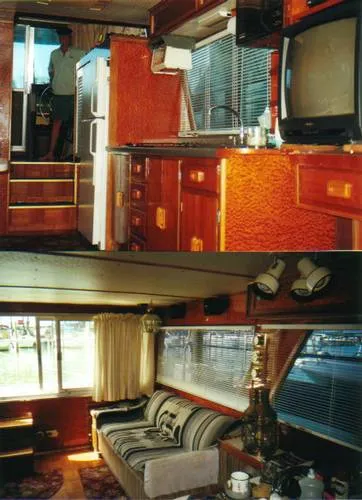Slide: The Image of KINGSCRAFT Houseboat 1974 - 3