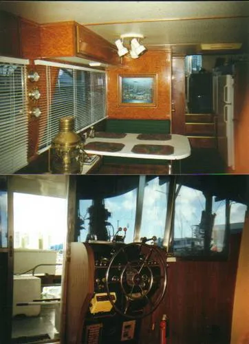 Slide: The Image of KINGSCRAFT Houseboat 1974 - 4