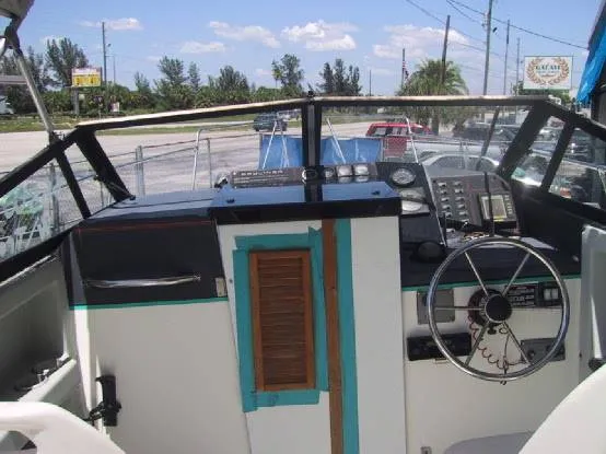 Slide: The Image of Bayliner Trophy Cuddy Cabin 1990 - 6