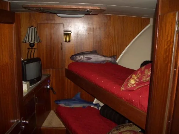 Slide: The Image of Hatteras Yachtfish 1974 - 7