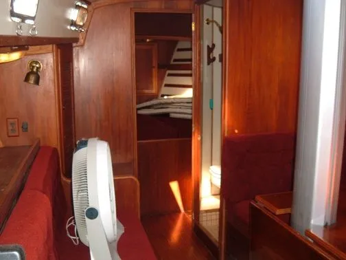 Slide: The Image of Horizon Heritage Ketch 1987 - 8