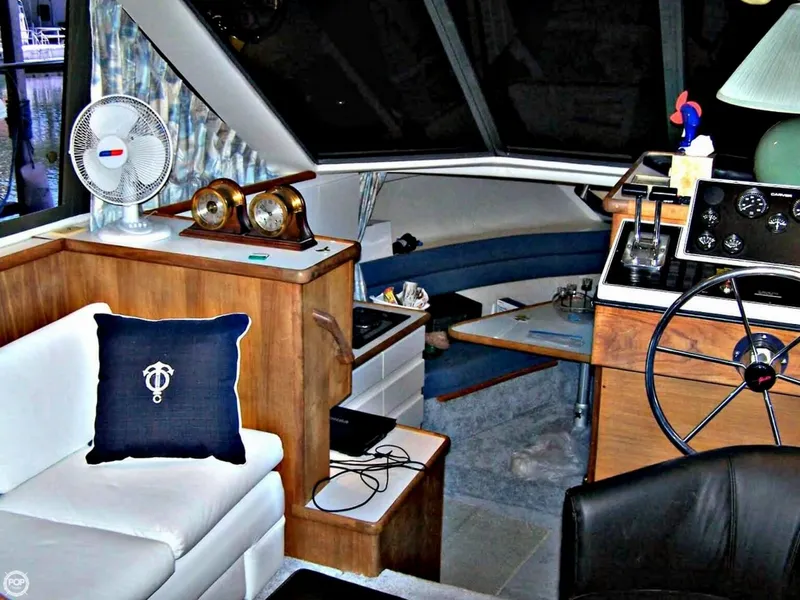 Slide: The Image of Carver Yachts 300 Aft Cabin 1994 - 10
