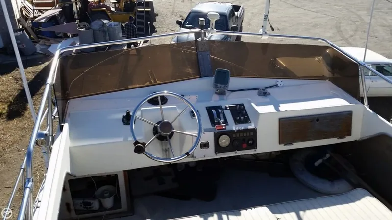 Slide: The Image of Carver Yachts Santa Cruz 28 1980 - 10