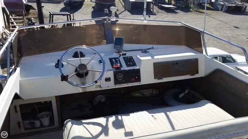 Slide: The Image of Carver Yachts Santa Cruz 28 1980 - 8