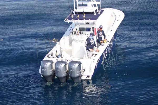 Slide: The Image of Yellowfin 36 CC with Tower 2003 - 1