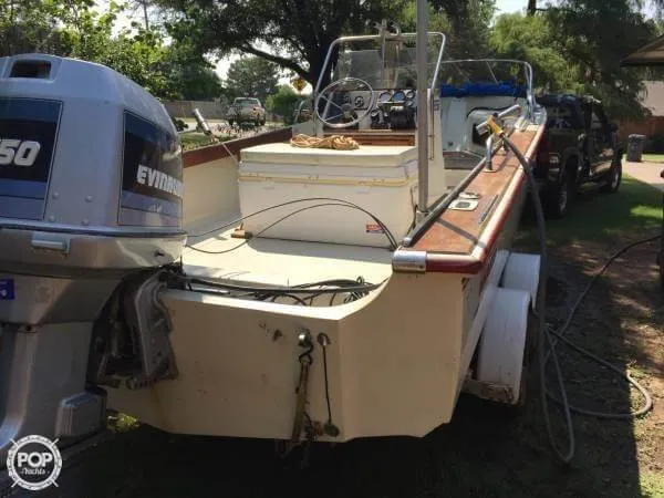 Slide: The Image of Boston Whaler Outrage V-20 1979 - 4