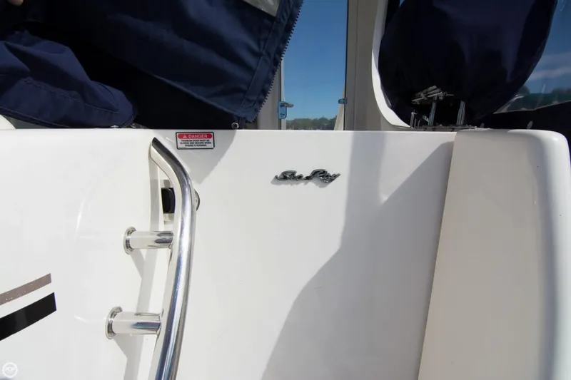Slide: The Image of Sea Ray 390 Motoryacht 2004 - 11