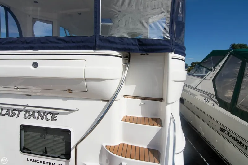 Slide: The Image of Sea Ray 390 Motoryacht 2004 - 6