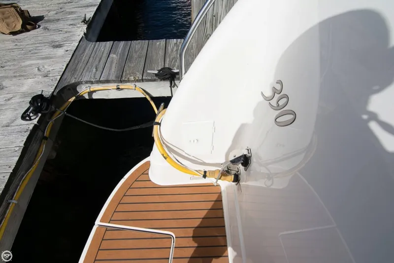 Slide: The Image of Sea Ray 390 Motoryacht 2004 - 8
