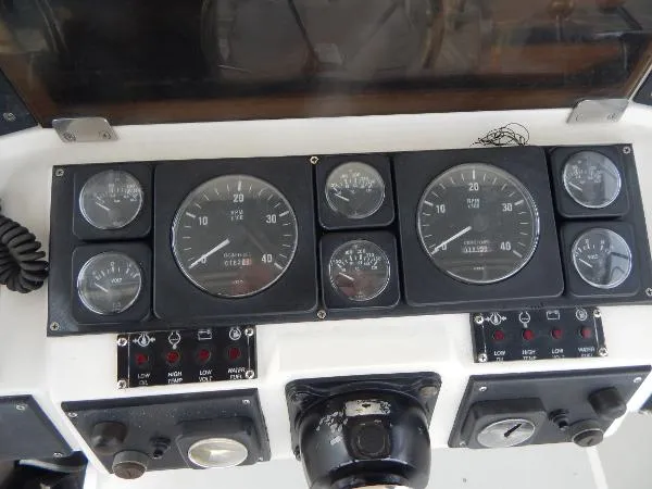 Slide: The Image of Black Watch 30 Sportfisherman 1990 - 5