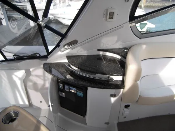 Slide: The Image of Four Winns 318V 2008 - 11