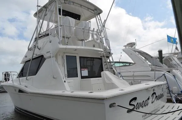 Slide: The Image of Hatteras 39 Convertible 1994 - 10