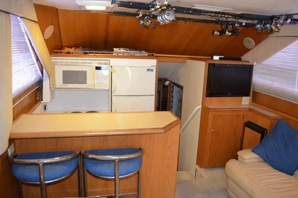Slide: The Image of Hatteras 39 Convertible 1994 - 2