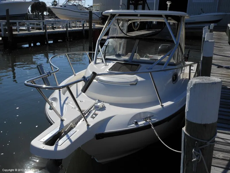 Slide: The Image of Boston Whaler 235 Conquest 2006 - 1