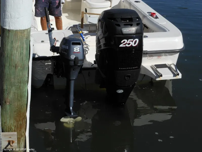 Slide: The Image of Boston Whaler 235 Conquest 2006 - 2