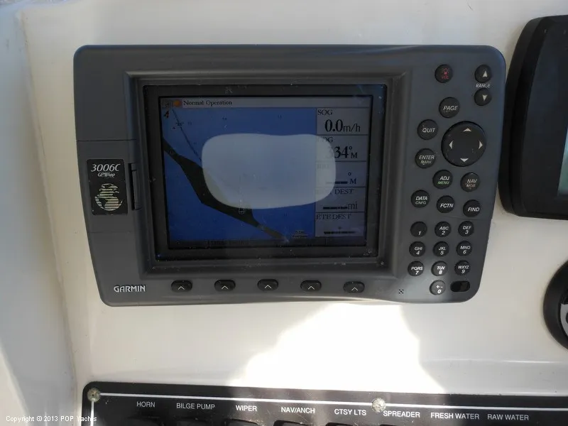 Slide: The Image of Boston Whaler 235 Conquest 2006 - 6