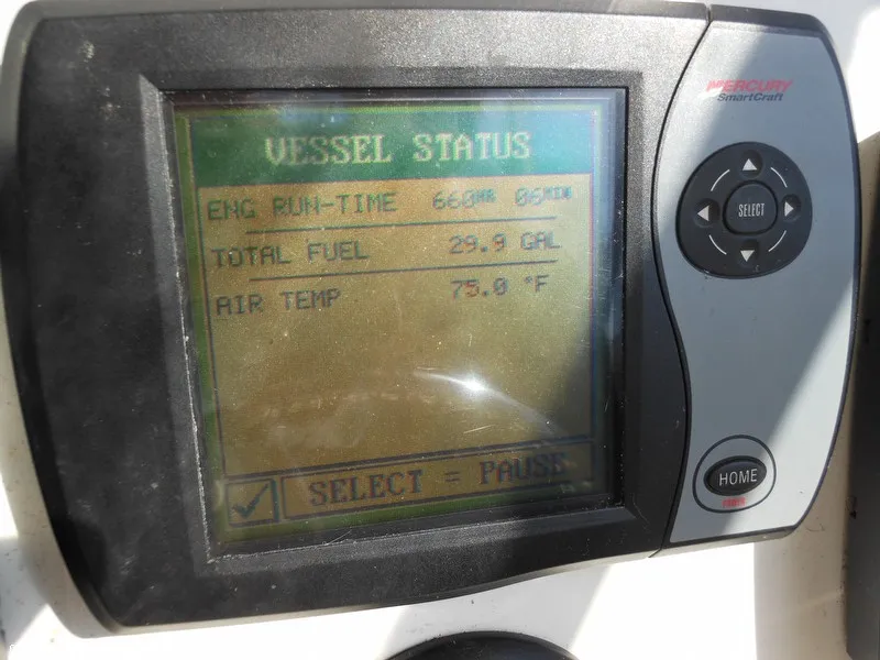Slide: The Image of Boston Whaler 235 Conquest 2006 - 9