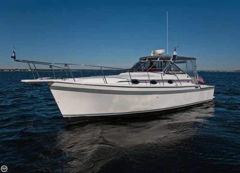 Slide: The Image of Luhrs 35 Alura 1988 - 11