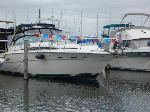 Slide: The Image of Sea Ray 460 Express Cruiser 1986 - 1
