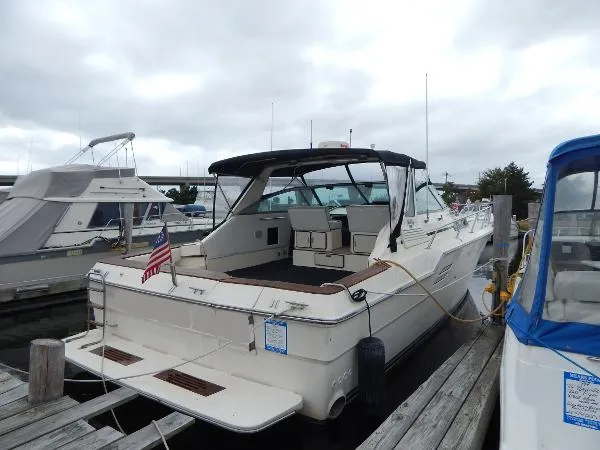Slide: The Image of Sea Ray 460 Express Cruiser 1986 - 3