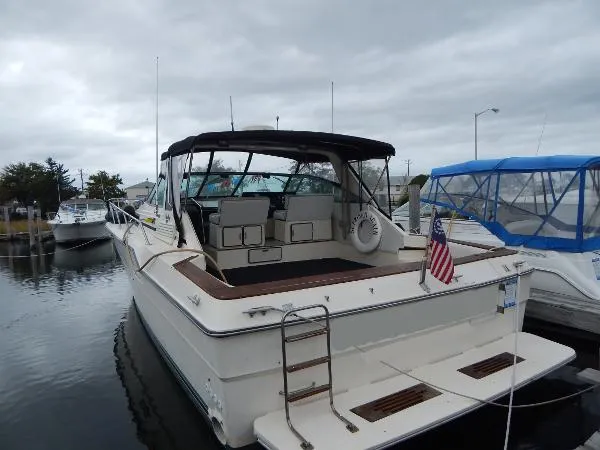 Slide: The Image of Sea Ray 460 Express Cruiser 1986 - 4