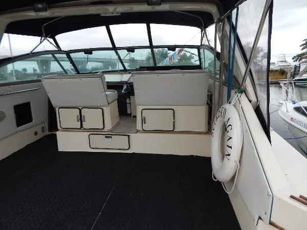 Slide: The Image of Sea Ray 460 Express Cruiser 1986 - 8