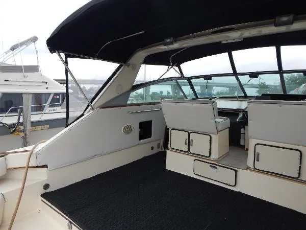 Slide: The Image of Sea Ray 460 Express Cruiser 1986 - 9