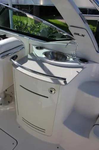 Slide: The Image of Sea Ray 270 SLX 2009 - 10
