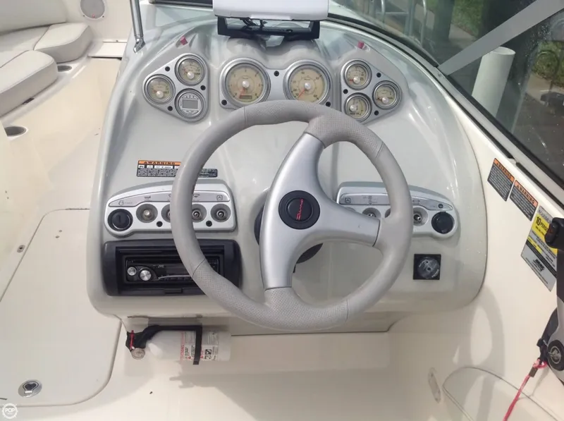 Slide: The Image of Maxum 2100 SD 2006 - 7