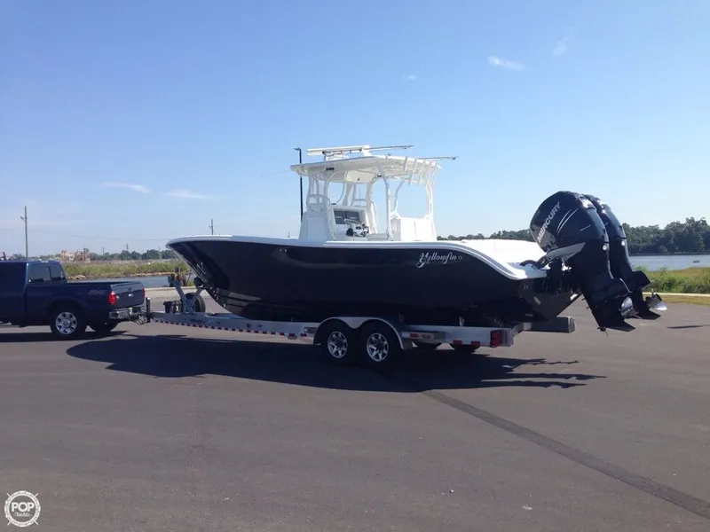 Slide: The Image of Yellowfin 32 Offshore 2010 - 2