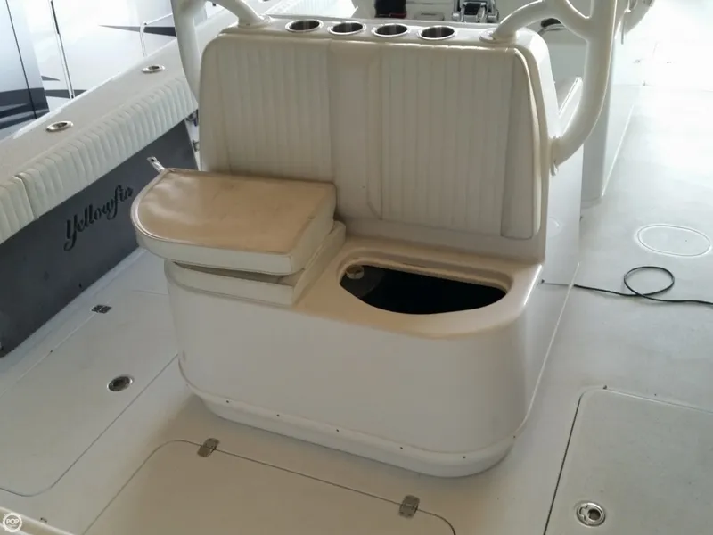 Slide: The Image of Yellowfin 32 Offshore 2010 - 9
