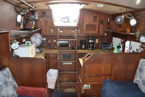 Slide: The Image of Pacific Seacraft Mariah 31 1977 - 10