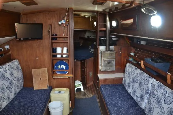 Slide: The Image of Pacific Seacraft Mariah 31 1977 - 3