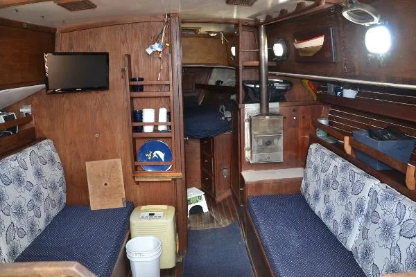 Slide: The Image of Pacific Seacraft Mariah 31 1977 - 4