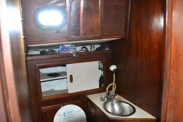 Slide: The Image of Pacific Seacraft Mariah 31 1977 - 8