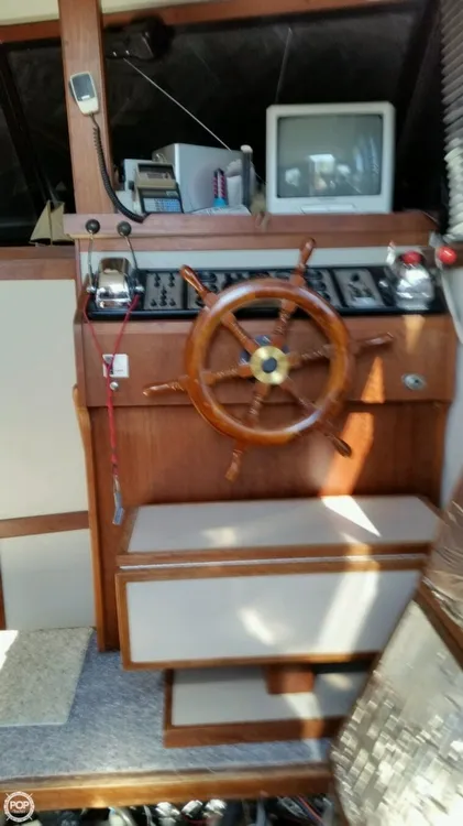 Slide: The Image of Carver Yachts 3207 Aft Cabin 1987 - 3