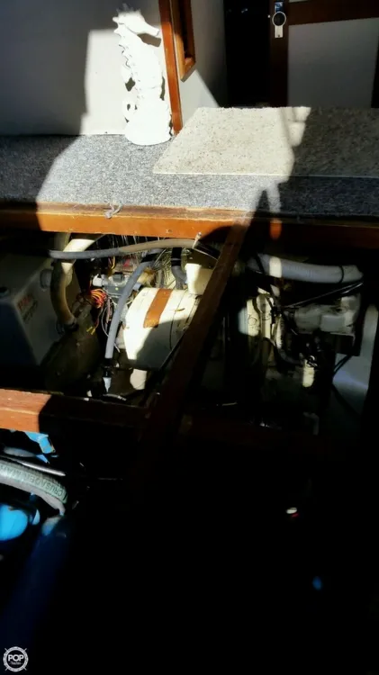 Slide: The Image of Carver Yachts 3207 Aft Cabin 1987 - 6